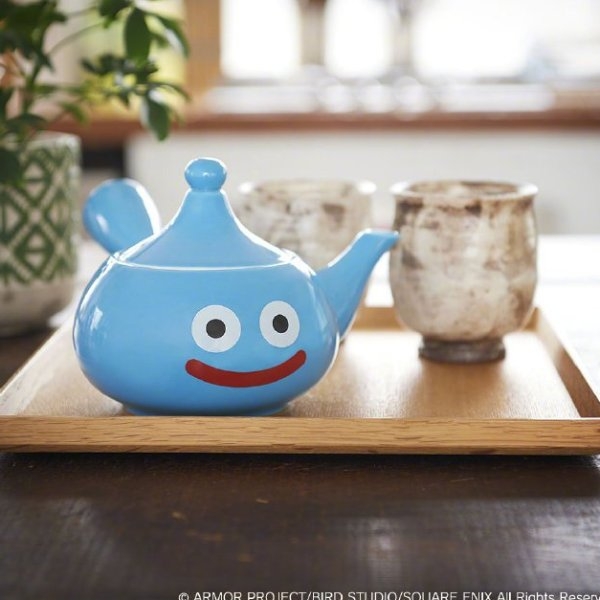 超治癒！日本官方全新推出「史萊姆茶壺」，藍色水滴可愛模樣太討人喜歡～