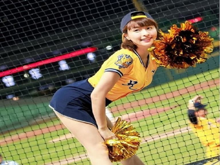 峮峮真的紅到日本了!傑尼斯人氣偶像自曝「手機紀錄」,坦言迷戀上台灣啦啦隊正妹!
