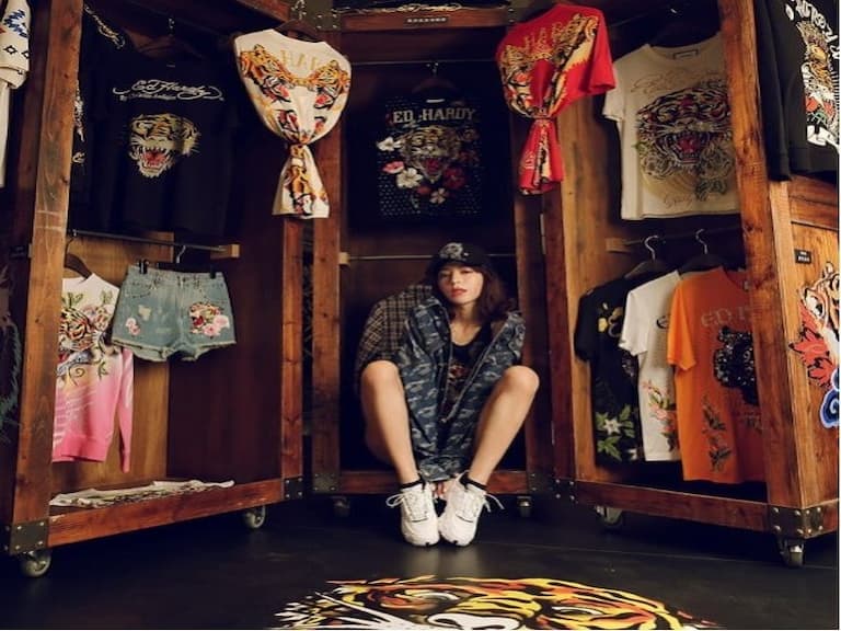 好萊塢明星都穿它，就連 Keanna 也是鐵粉！潮牌 Ed Hardy 15 周年經典回顧展來了！網友：「這不去不行！」
