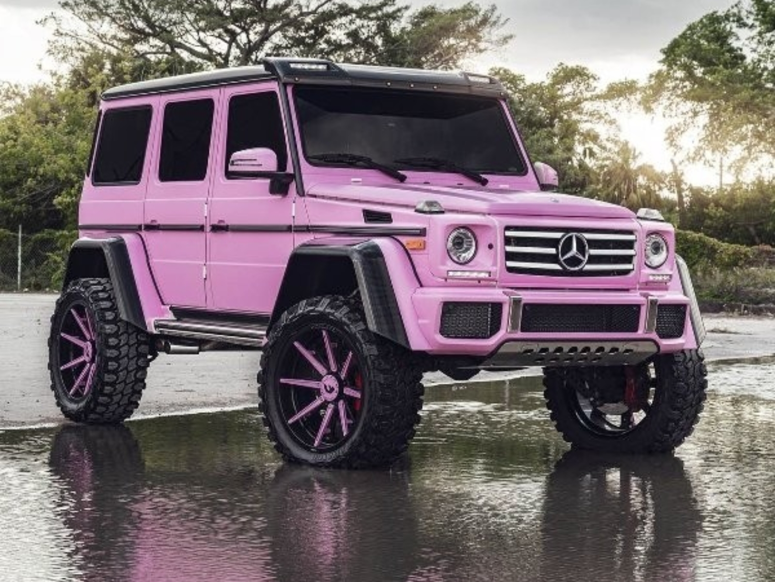 【老 J 推車 8】「粉色」最高！特搜 10 輛你沒看過的粉色車型，車迷：粉紅大 G 受不了啦！