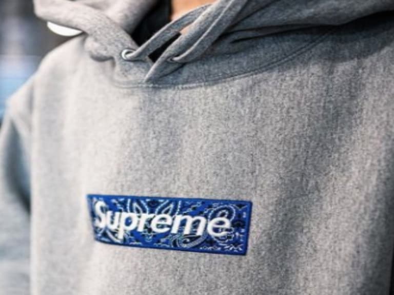 比黑人抬棺還常見！台灣街頭最常撞衫的「潮流班服」你也上身？Off-White、Supreme 都上榜！