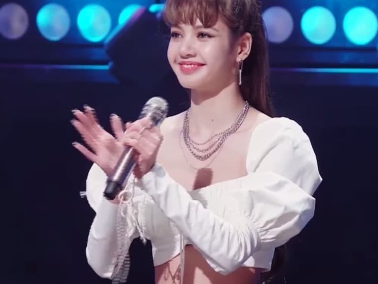 「我的貧乳終於有救了！」Lisa、泫雅捨不得脫下的「擠奶衫」超誇張，不只顯腰細還能從 A → C！